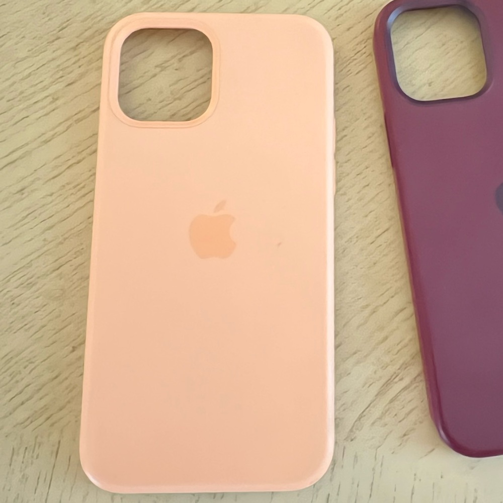 apple iPhone 12 Pro Max silicone case with magsafe